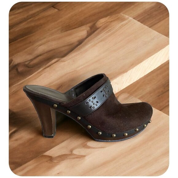 Bandolino Brown Suede "Drink Up" Mules / Clogs Studded 80s 90s Women's Size 8M - Picture 1 of 12